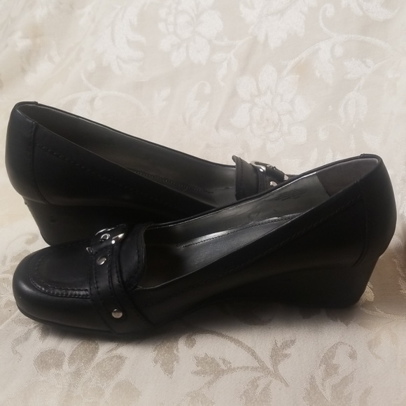 Marc Fisher Black Leather Wedges with Buckle - Picture 1 of 3